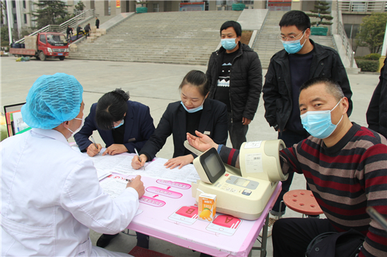 人民警察一心為民，捋袖捐血鐵血柔情——安康市公安局積極開展冬季獻血活動