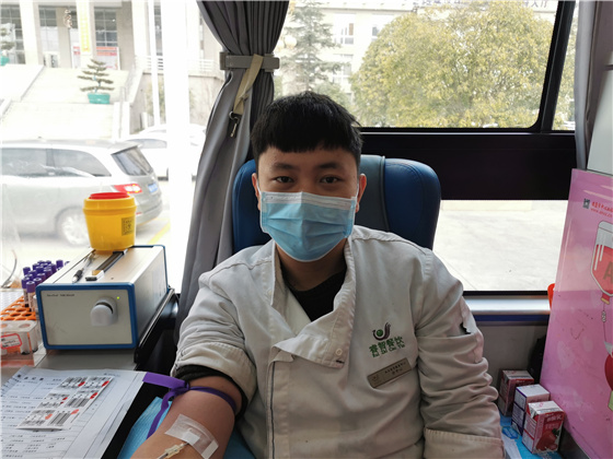 人民警察一心為民，捋袖捐血鐵血柔情——安康市公安局積極開展冬季獻血活動