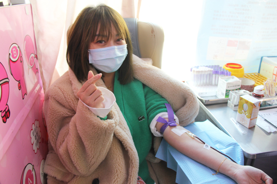 血液是生命的禮物——中國聯(lián)通安康市分公司、安康大數(shù)據(jù)運營有限公司聯(lián)合開展冬季應急獻血活動