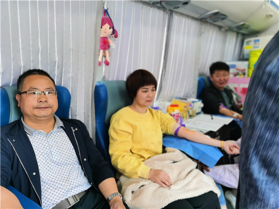 獻(xiàn)血傳真情，為黨旗添光彩 ——三元村春季無(wú)償獻(xiàn)血活動(dòng)側(cè)記
