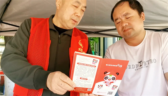 安康李軍，18年獻出“10”個自己……