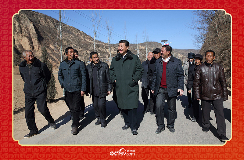 2015年春節(jié)前夕，習(xí)近平總書記回到陜西延安梁家河村看望鄉(xiāng)親。