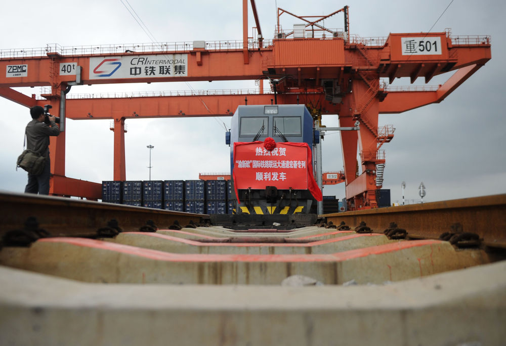 △ 2011年9月22日拍攝的首列“渝新歐”宏碁專(zhuān)列。新華社記者 李健 攝